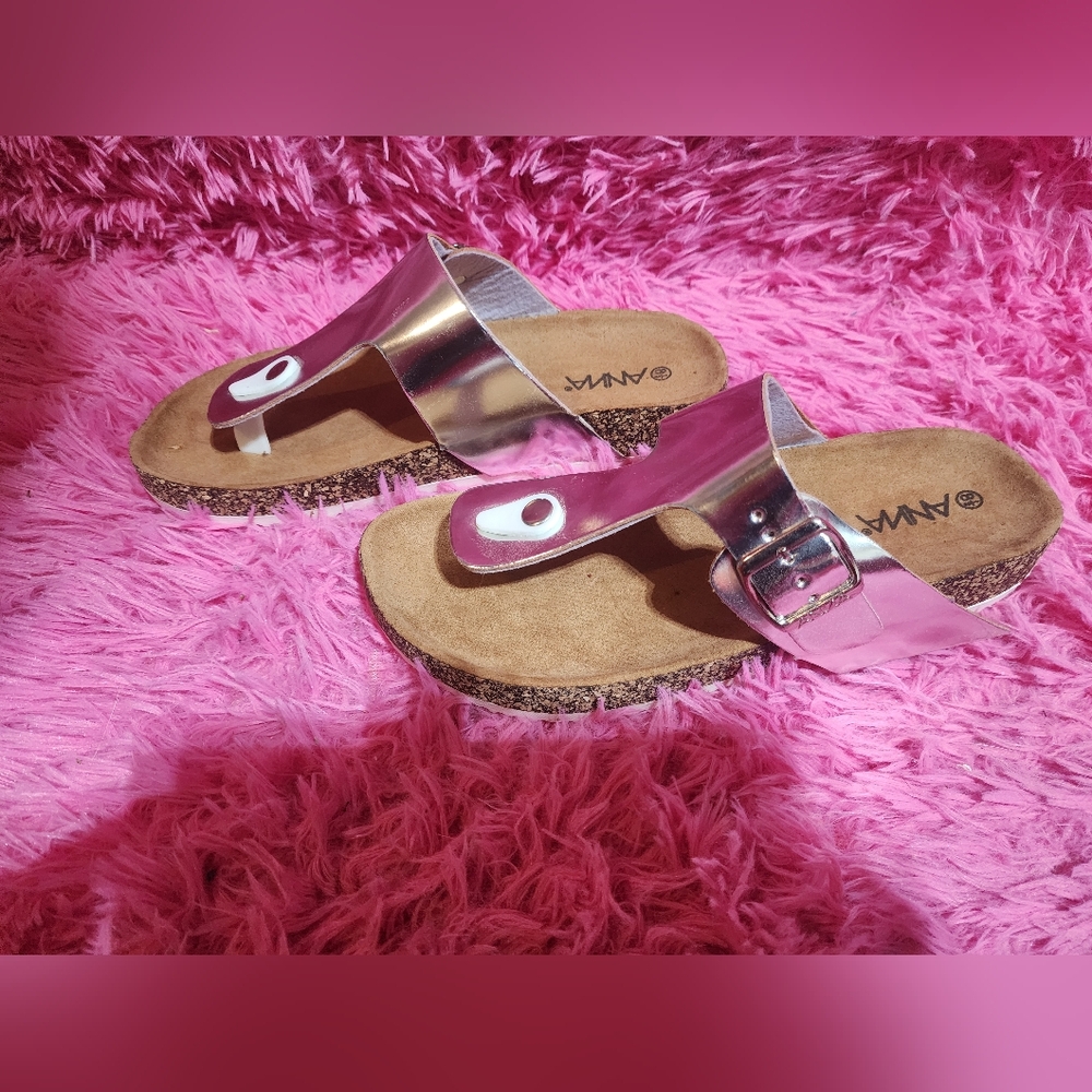 NWOB - Anna Metallic Silver Sandals size 8.5